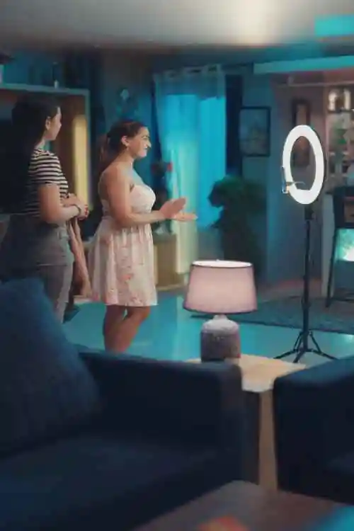 S1 E1