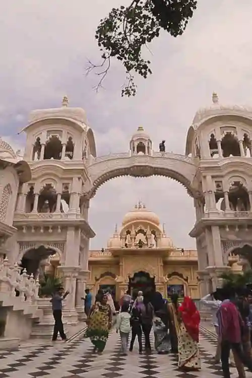 E4.3 Krishna Balram - Krishna Balram Temple