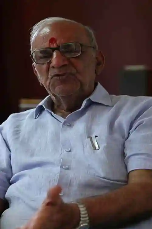 E7 Pitambara Peeth - Maharaj Aur Sanskrit